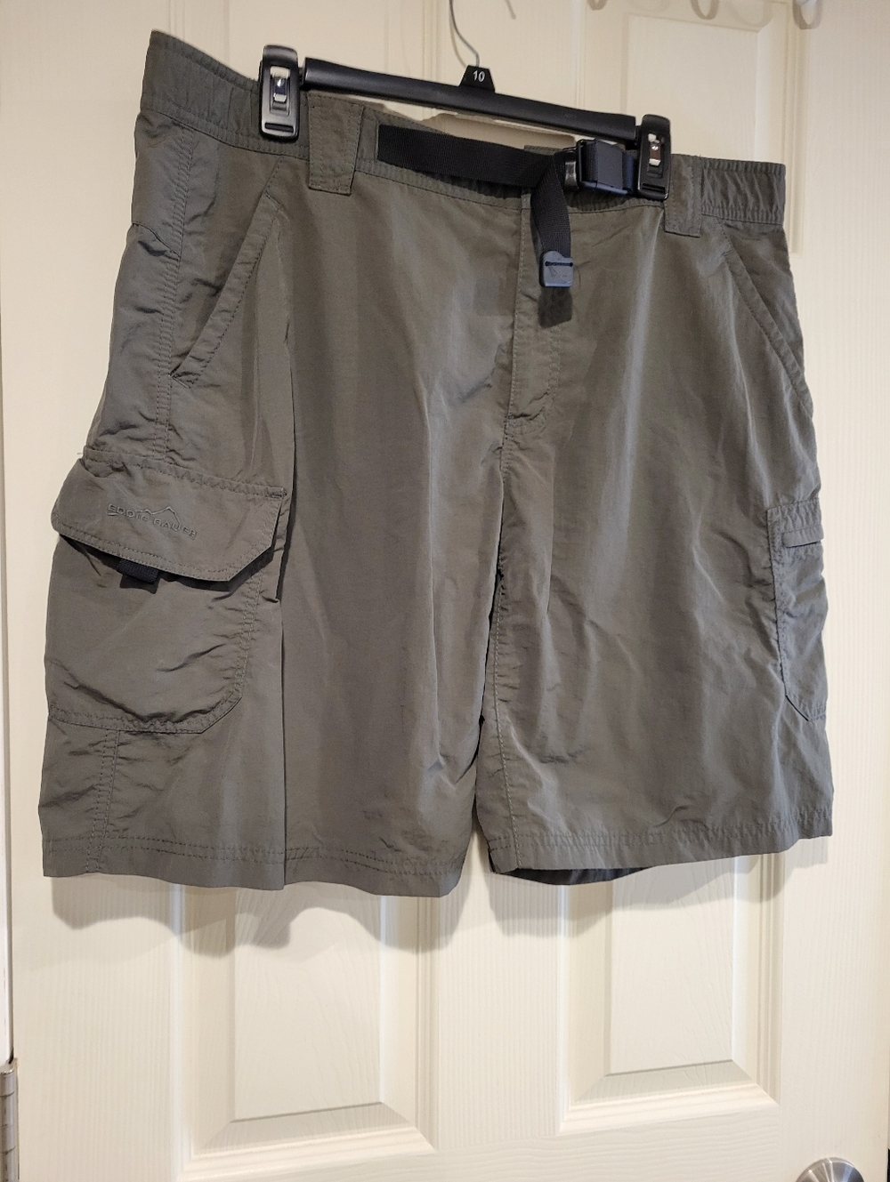 Title: Eddie Bauer Travex Performance Hiking Shorts - Olive Green - Men's 38